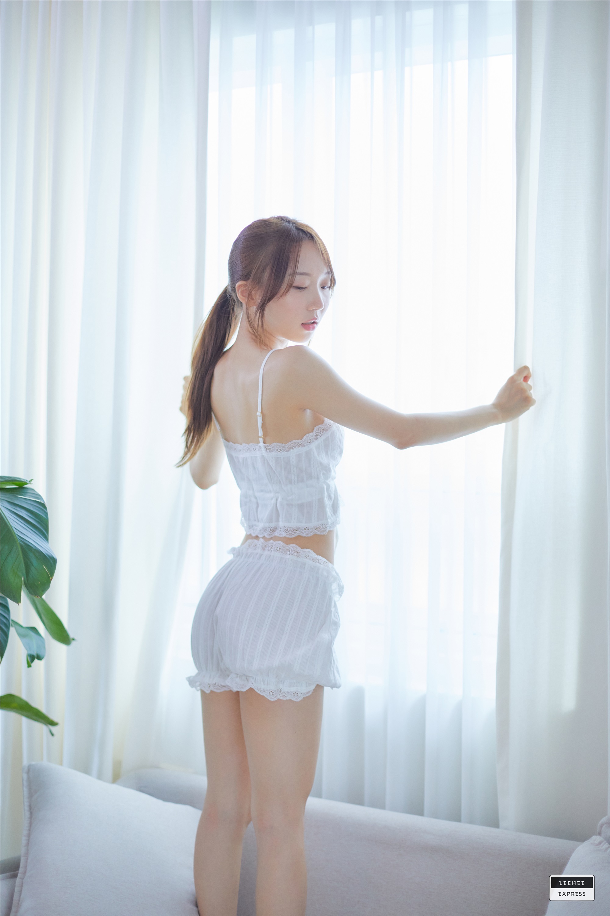 LEEHEE EXPRESS  LEBE-043A - S.O